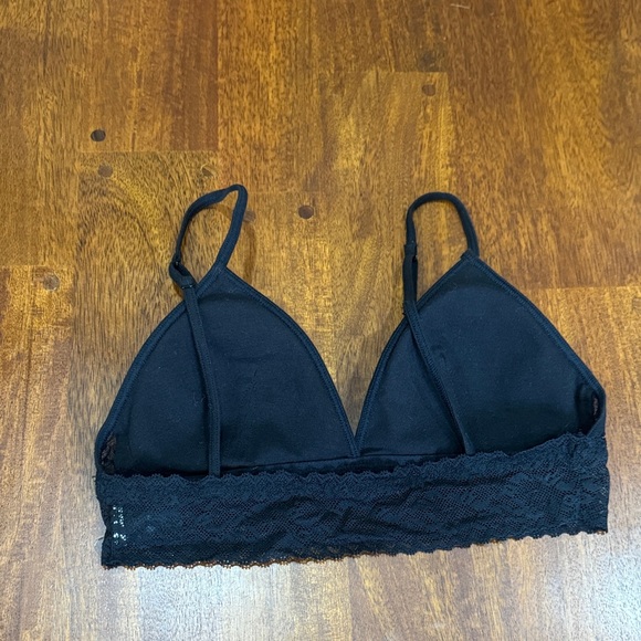 Calvin Klein Sexy Black Lace Bralette - Lightly Padded - Picture 5 of 6